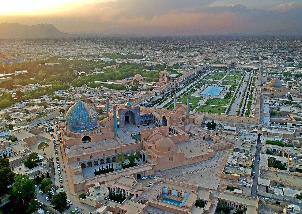 Eşfahān