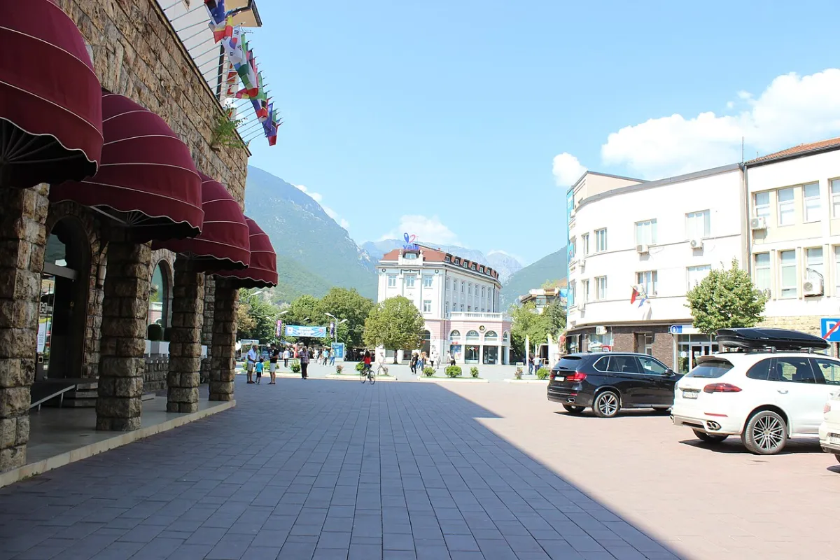 Pejë